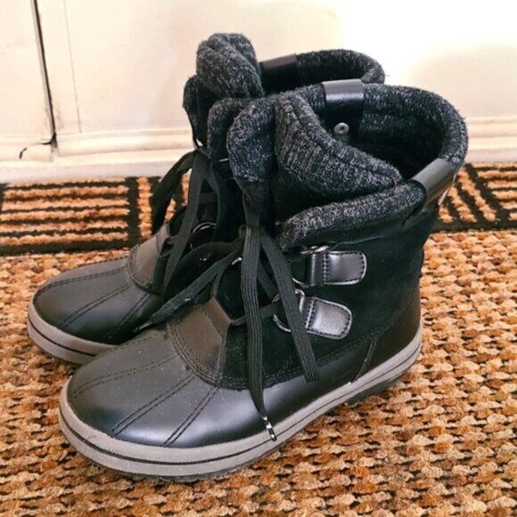 LONDON FOG Women's Waterproof Black Grey Suede Knit Lace Up Ankle Winter Boots 6 - Picture 1 of 8